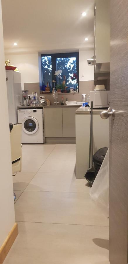 Jadwin Beautiful Room Share Toilet 2 People ลอนดอน ภายนอก รูปภาพ